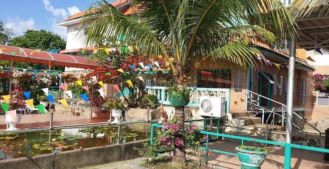 Waterside boutique hotel