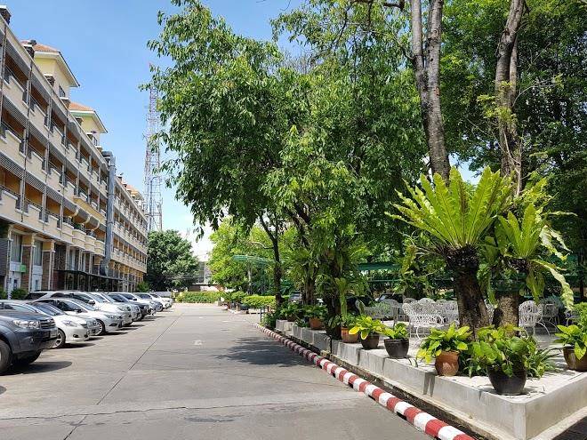 Paholyothin Park Place Image