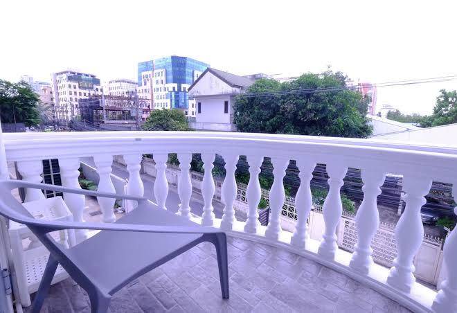 Neveu premier residence ratchada