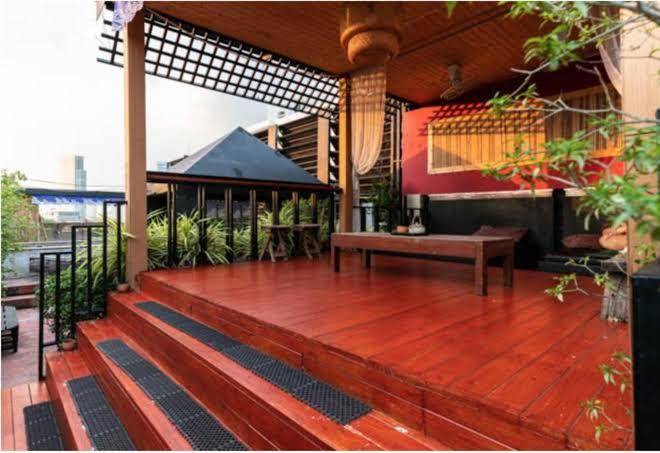 Blu cabin ari stylish gay poshtel