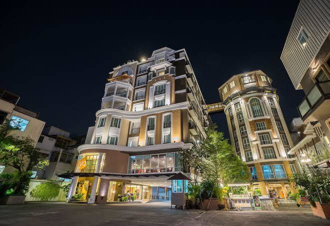 Beyond suite hotel
