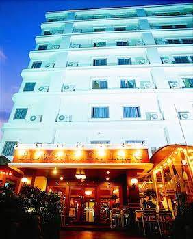 Howard square hotel