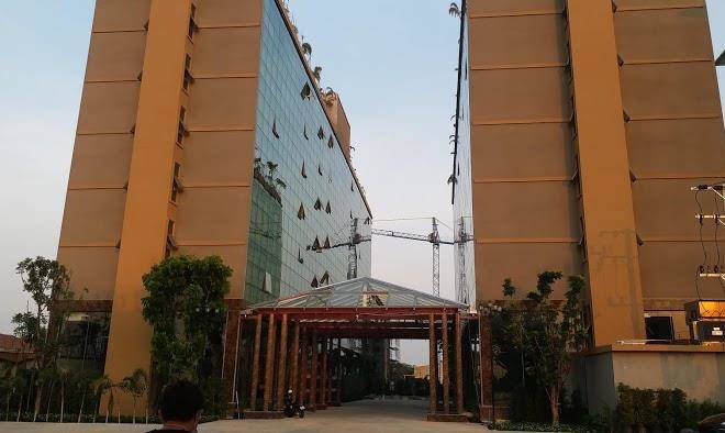 Elegant airport hotel