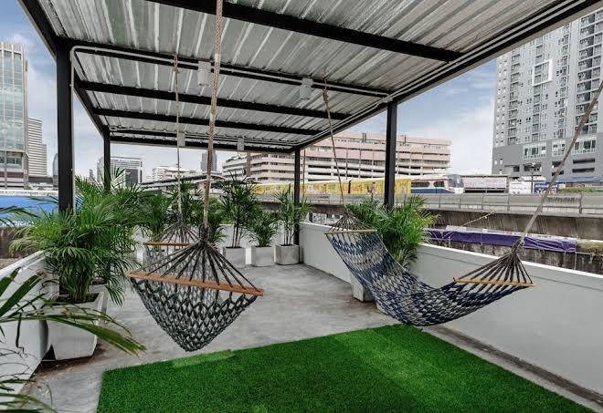 The quarter bangkok ratchthewi poshtel & coworking