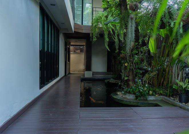 3rd Rock Gallery Image