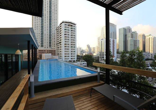 Tints of blue residence