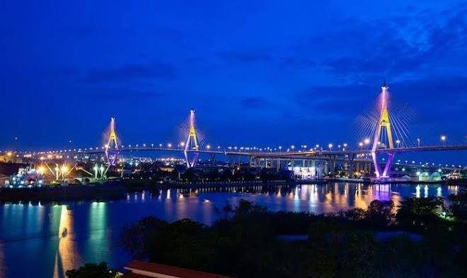 Riverfront bangkok