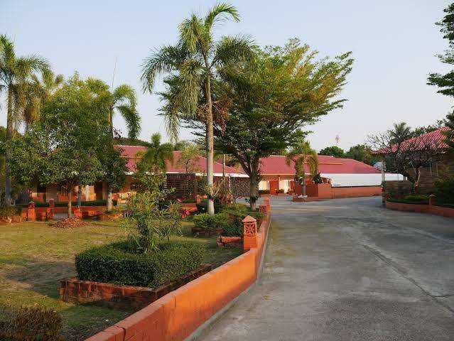 Ploy resort