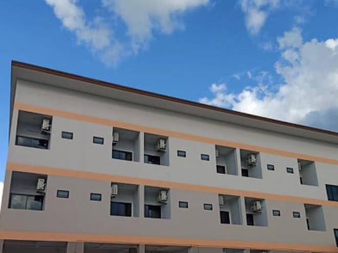 V2 hotel