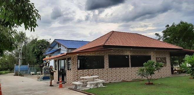 Bank resort