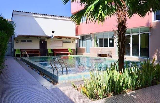 The wonders hotel