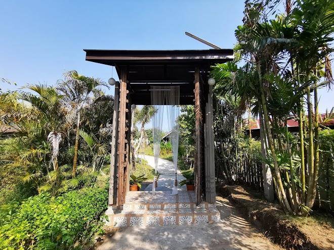 Thanburi resort