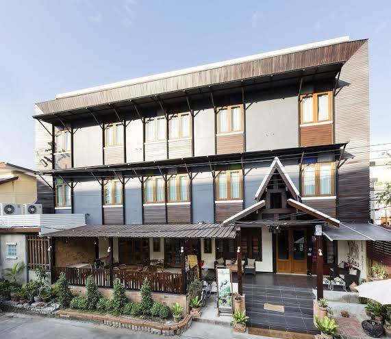Lee chiang boutique lanna