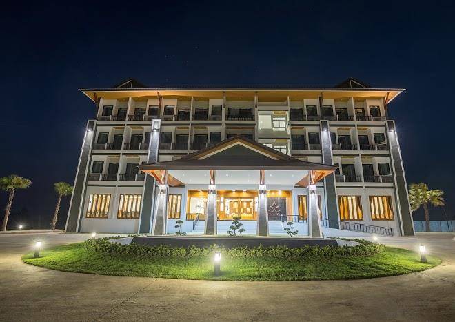 Grand view hotel