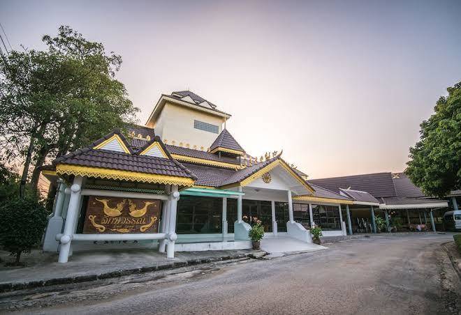 Luckswan resort