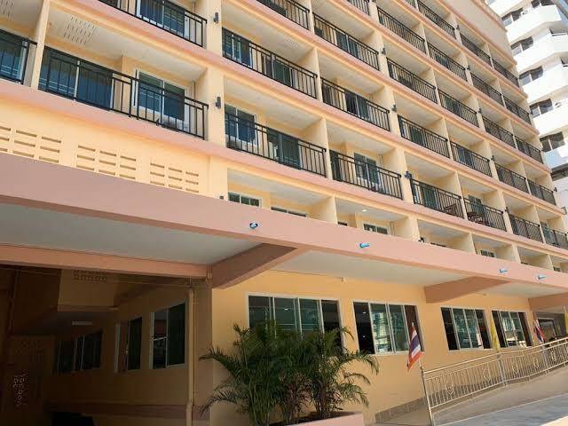 A a pattaya golden beach hotel