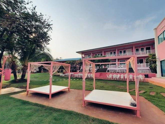 Baanpoungchompuu resort koh larn