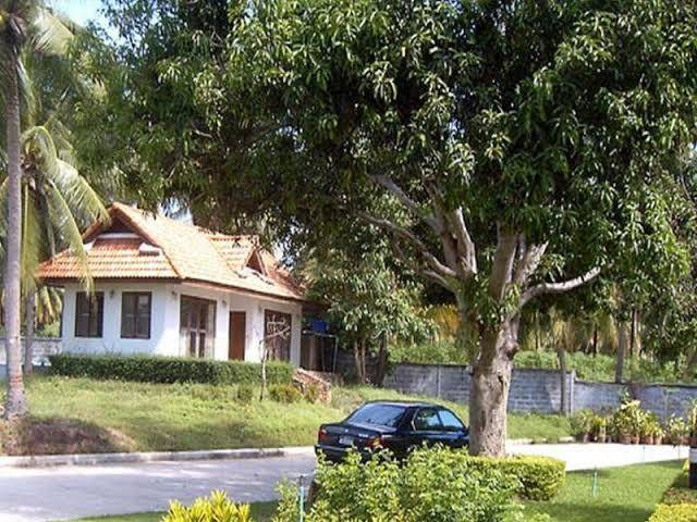 Naku resort