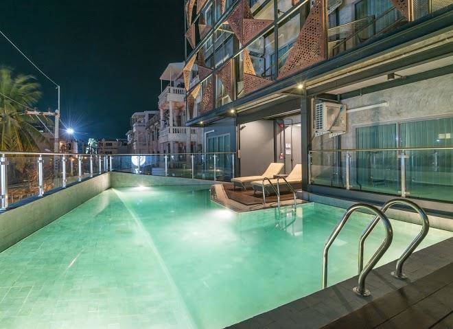 Sea crest by jomtien hotel