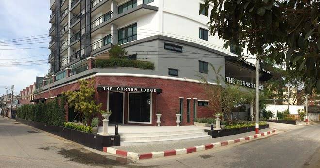The corner lodge