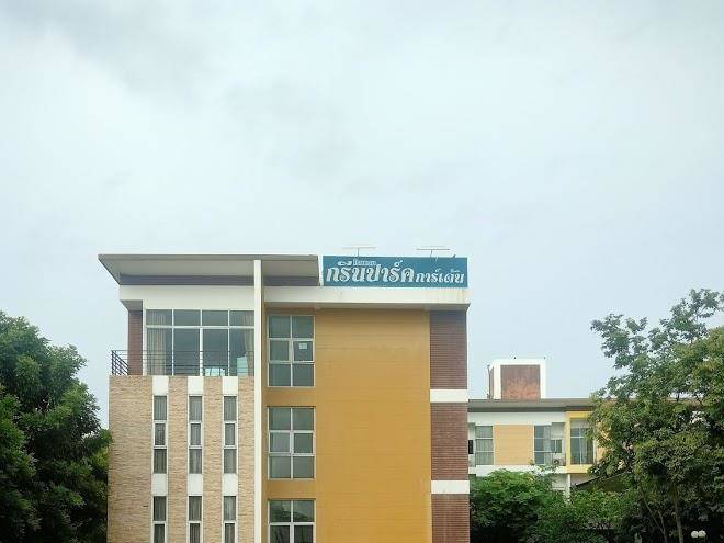 Green park hotel
