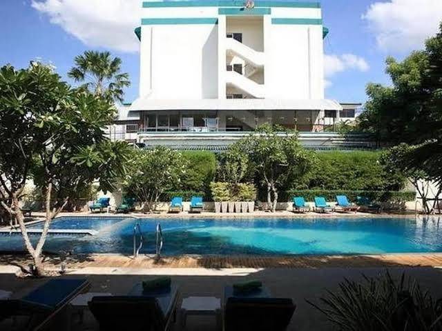 River inn hotel