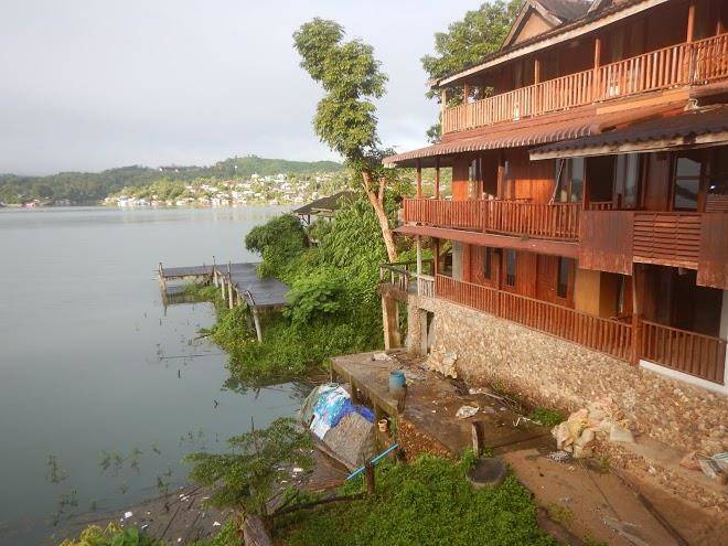 Ponnatee resort