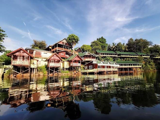 Songkhalia river hut and resort