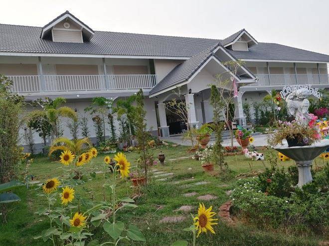 Phuwiang grand hotel