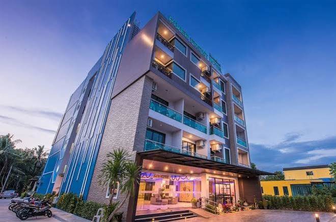 River front hotel