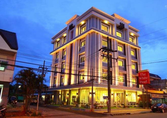 The white pearl hotel