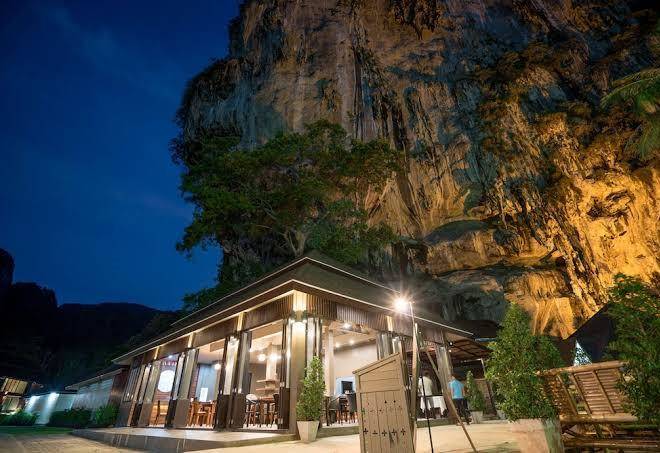 Tonsai Bay Resort Image