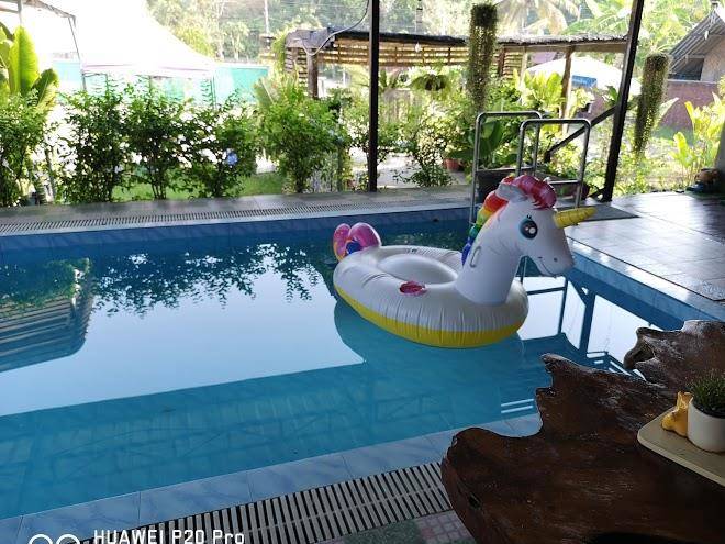 Norn lha poon poolview