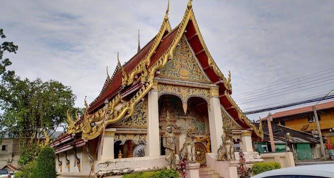 Baan rim khong