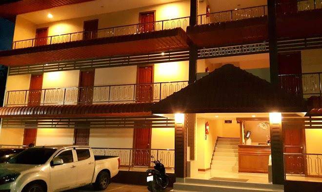 Roll thong grand hotel