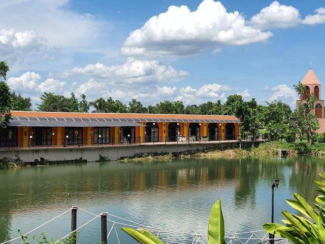 River&flowers resort