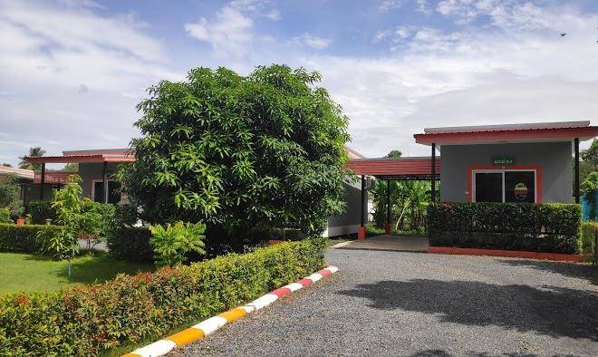 Baan ruaisuk resort lopburi