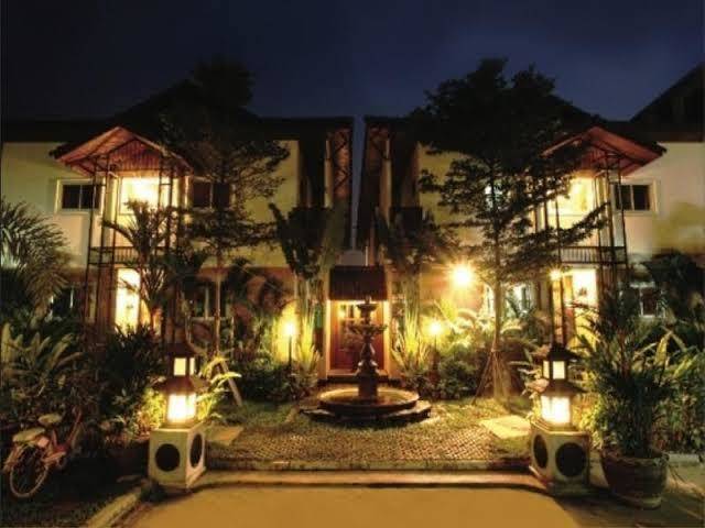 The palm hotel