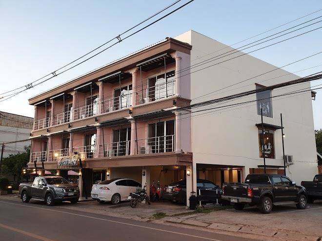 Baan rim khong hotel