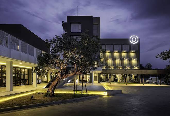 R photo hotel
