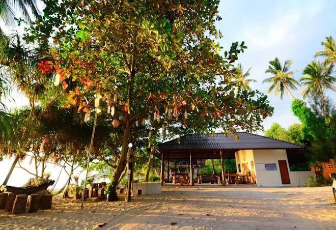 Baan chaylay resort khanom