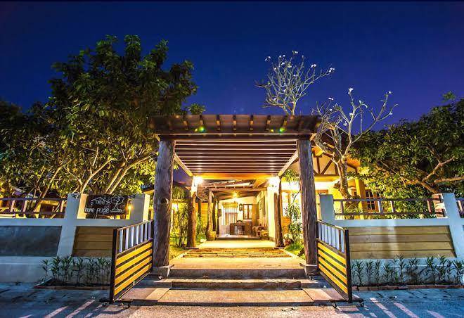Tree home plus homestay