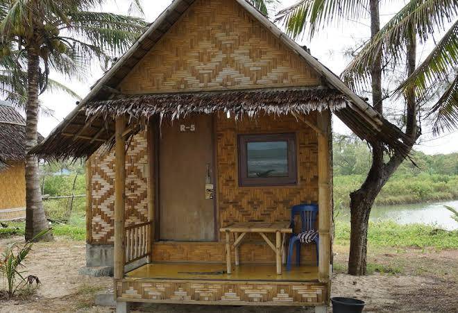Tumbuk seafood and resort