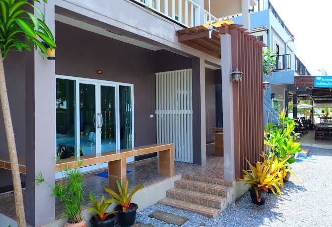 Tharadol beach resort