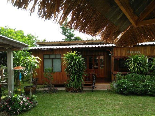Baan pak chomdoi