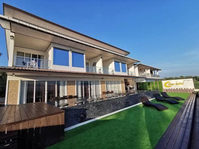 Sea view hotel