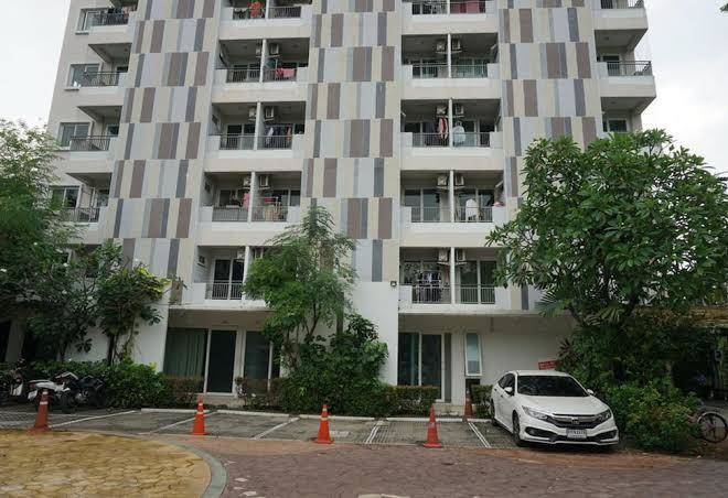 Grand seven place