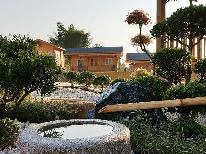Soundless resort