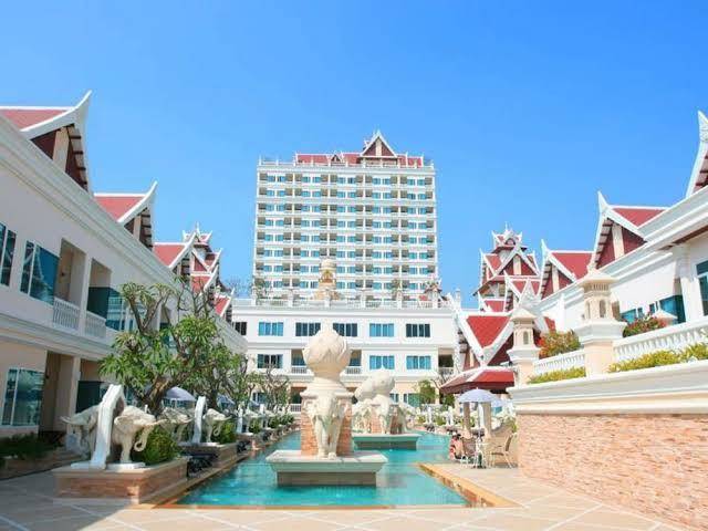 Grand pacific sovereign resort & spa