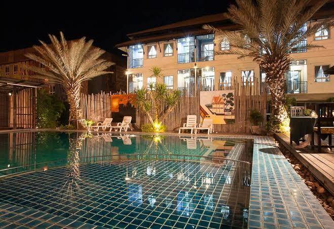 Seasons palace resort